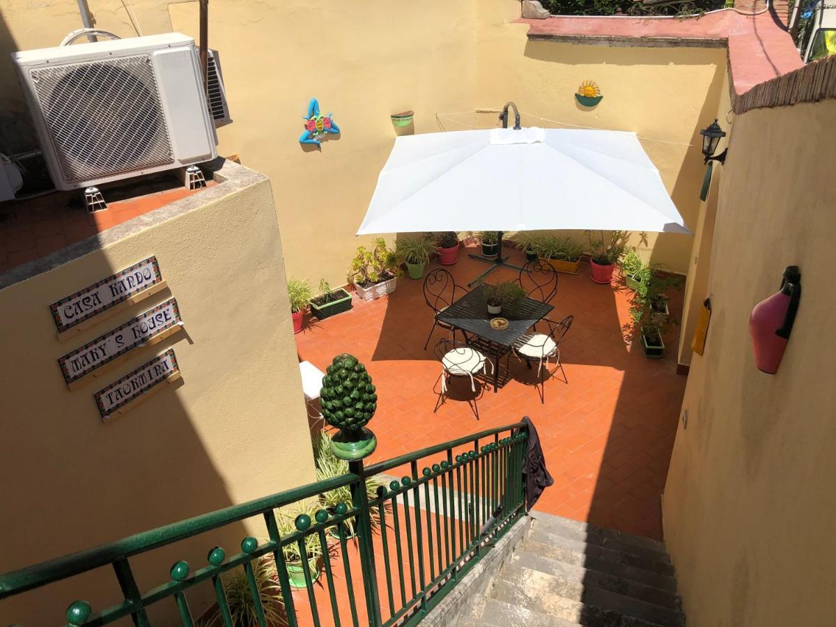 Casa Rando Mary'S House Apartment Таормина Екстериор снимка