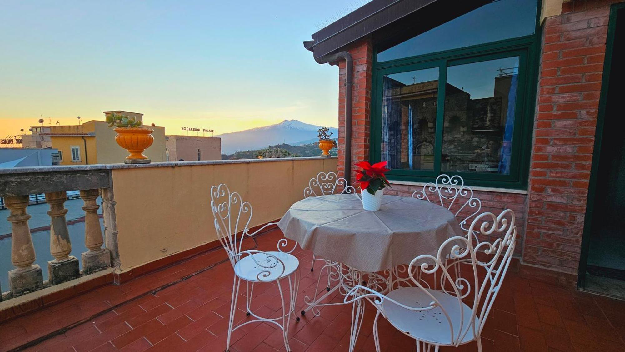 Casa Rando Mary'S House Apartment Таормина Екстериор снимка